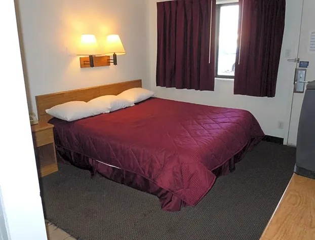 Travelodge by Wyndham Grand Rapids North hotel detail image 4