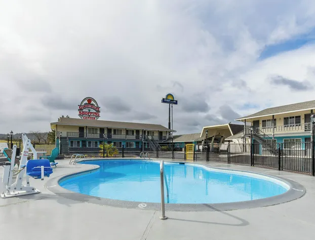 Rosewood Inn and Suites hotel detail image 1