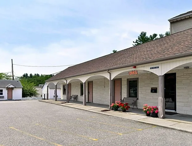 Americas Best Value Inn North Kingstown hotel detail image 3
