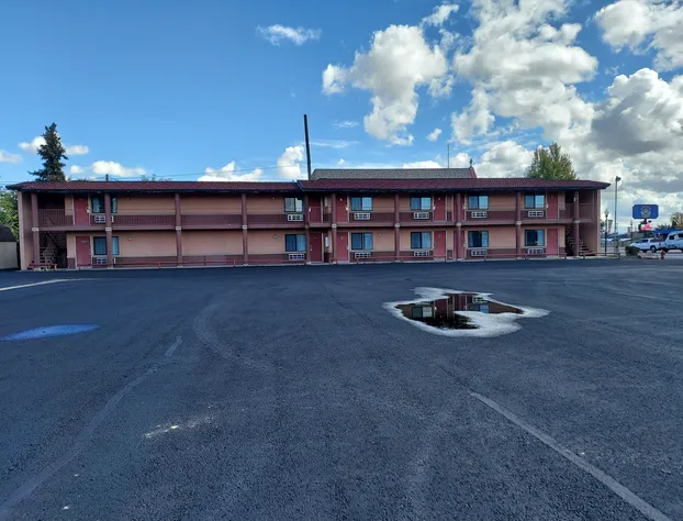 Vernals Best Value Inn hotel detail image 1