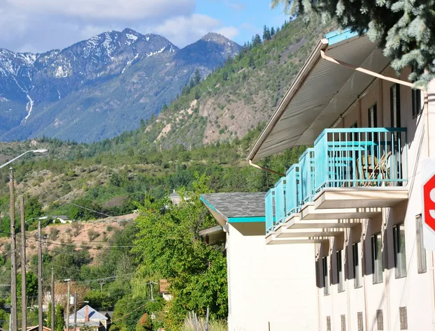 Canadas Best Value Inn Mile 0 hotel detail image 2