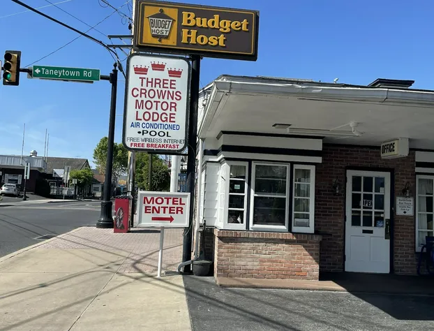 Budget Host Three Crowns Motor Lodge hotel detail image 1