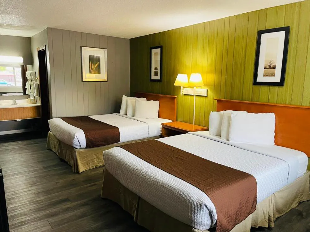 Sparta Inn hotel hero