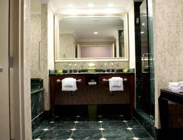 Town & Country Inn and Suites hotel detail image 4