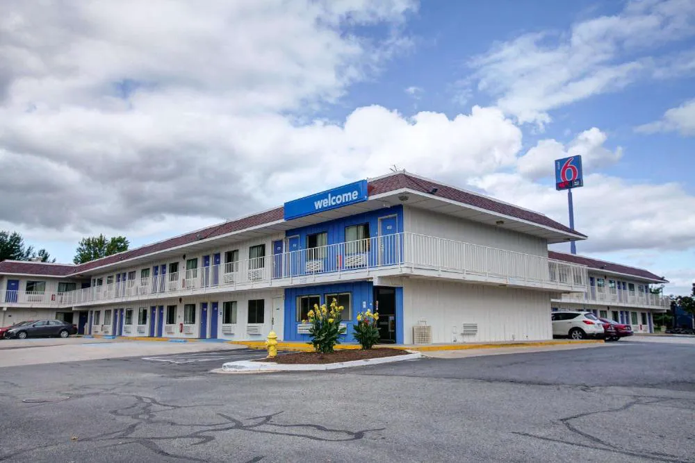 Motel 6 Elkton, MD hotel hero