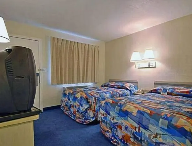 Red Roof Inn St Louis - Florissant hotel detail image 1