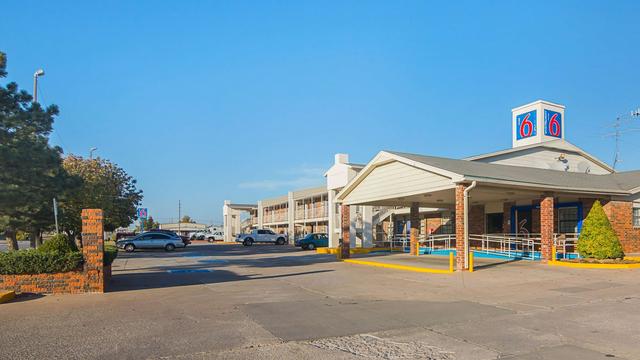 Motel 6 Lawton, OK hotel detail image 2