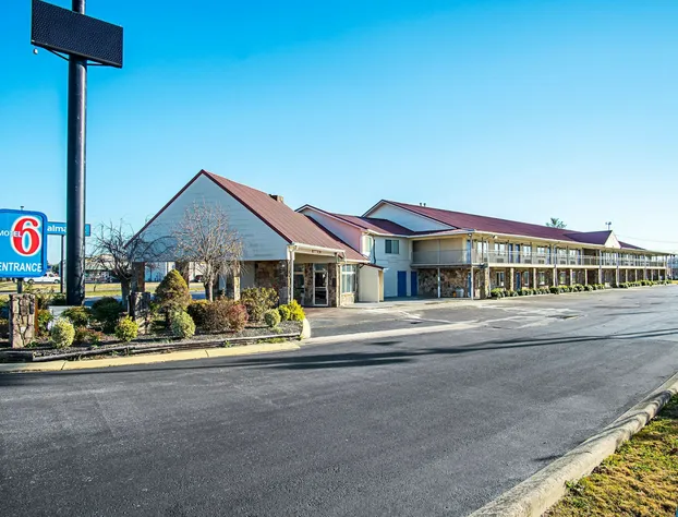 Motel 6 Manchester, TN hotel detail image 1