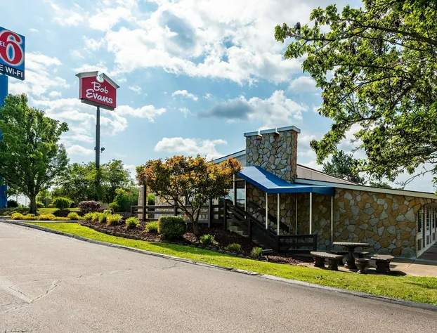 Motel 6 Mansfield, OH hotel detail image 1