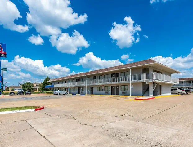 Studio 6 Monroe, LA - Hwy 165 hotel detail image 1