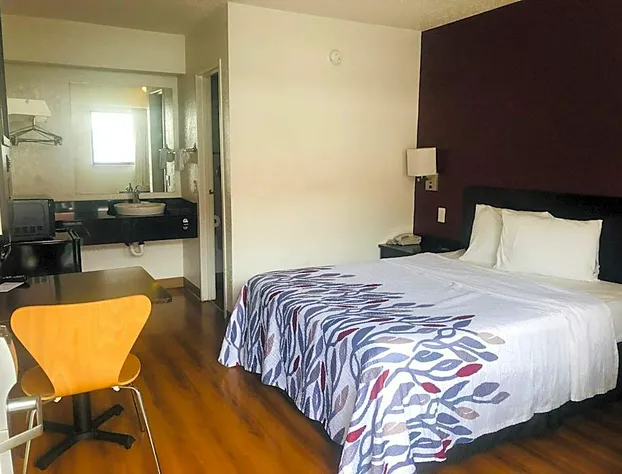 Red Roof Inn Bridgeton hotel detail image 2