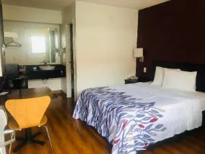 Red Roof Inn Bridgeton hotel detail image 2