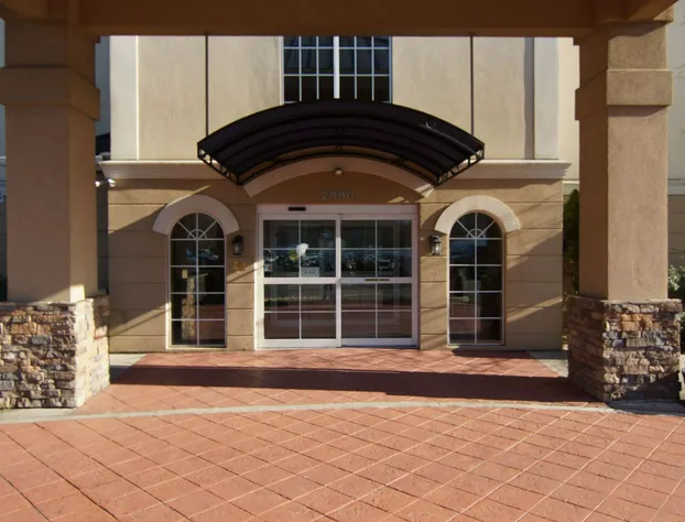 Comfort Suites Near University hotel detail image 4