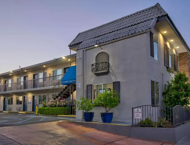 Motel 6 Gardena hotel detail image 1