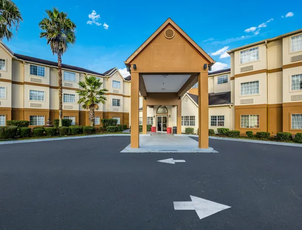 Red Roof Inn PLUS+ & Suites Savannah - I-95 hotel detail image 3