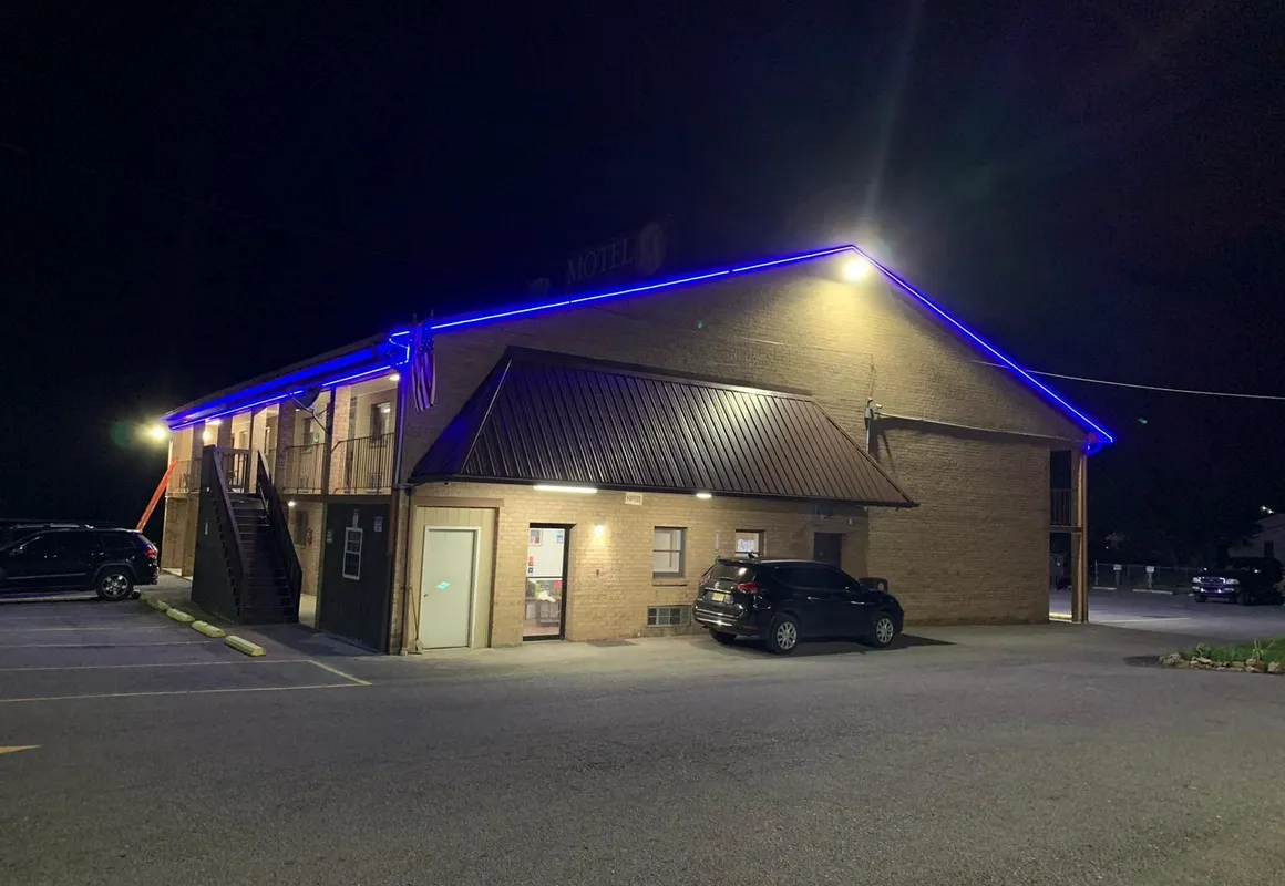 Motel M Lewisburg hotel hero