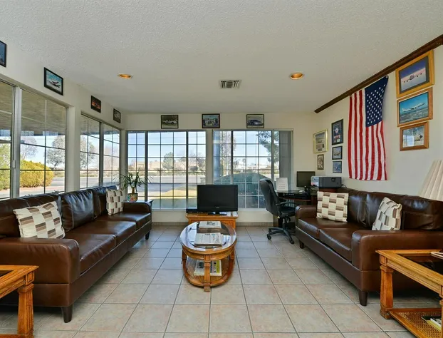 Americas Best Value Inn and Suites Lancaster hotel detail image 3