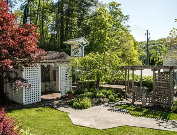 Boxwood Lodge hotel detail image 4