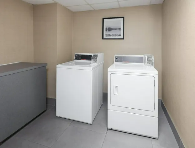 Wingate by Wyndham Lincoln Airport East I-80 hotel detail image 4