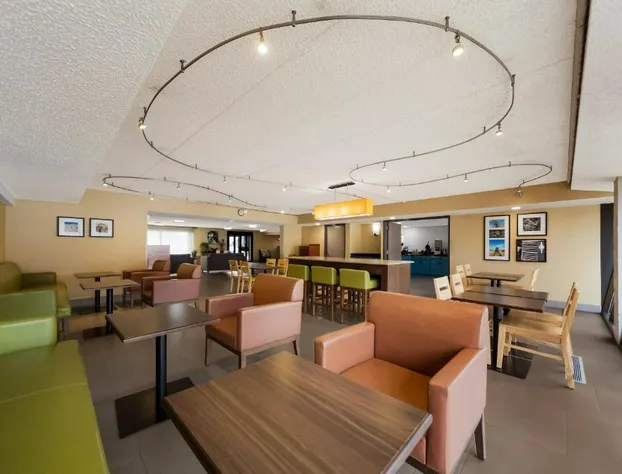 Wingate By Wyndham Lincoln Airport East hotel detail image 3