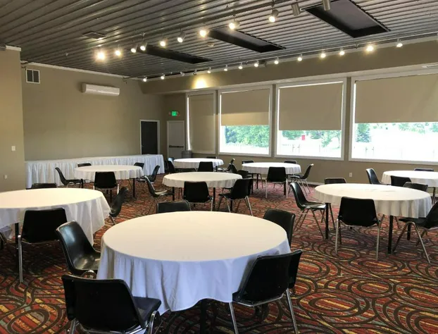 HomeTown Inn & Suites hotel detail image 4