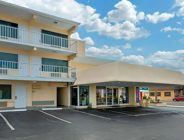 Quality Inn Daytona Beach Oceanfront hotel detail image 2