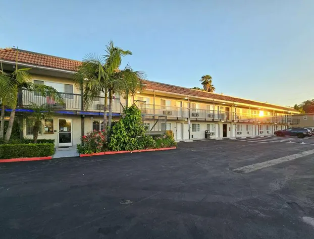 Travelodge by Wyndham Fullerton Near Anaheim hotel detail image 2