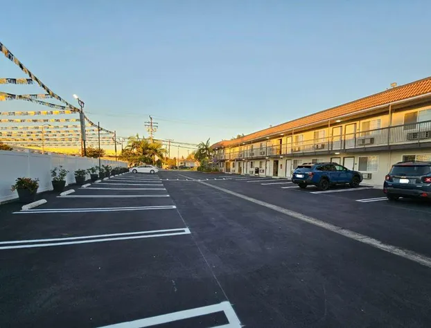 Travelodge by Wyndham Fullerton Near Anaheim hotel detail image 3