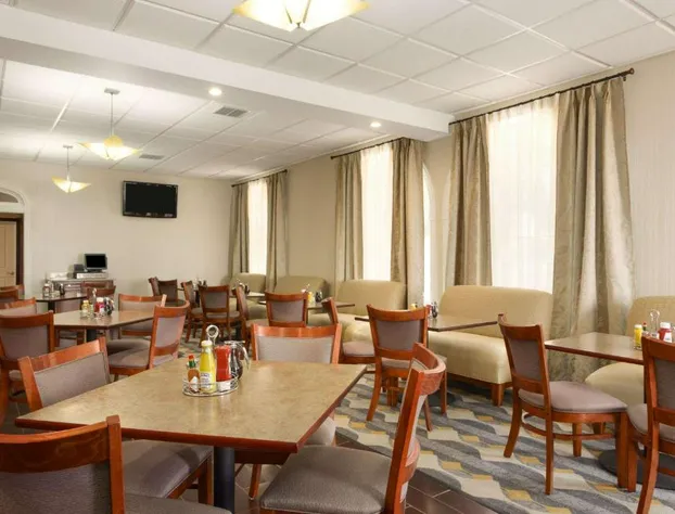 Wyndham Garden Grand Rapids Airport hotel detail image 1
