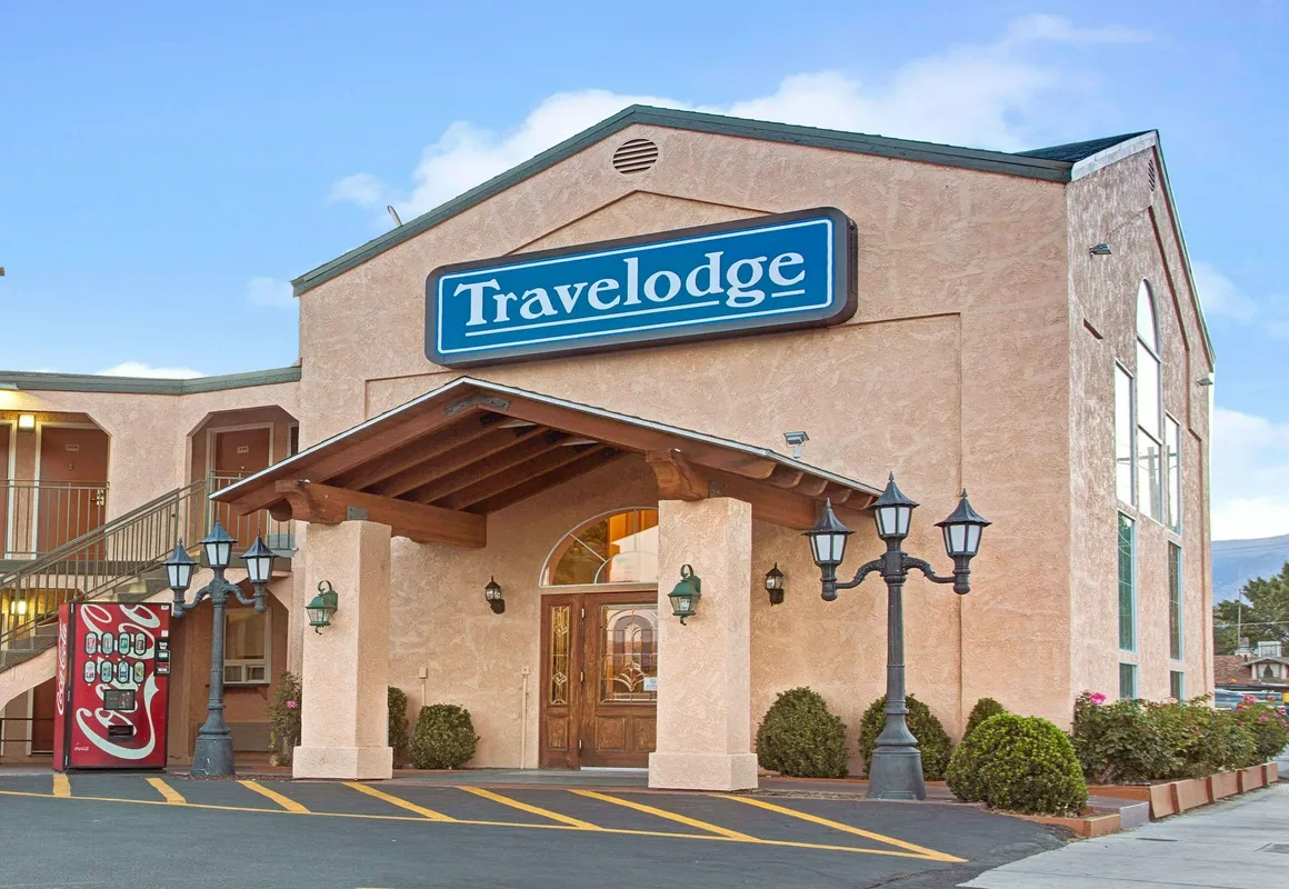 Travelodge by Wyndham Bishop hotel hero