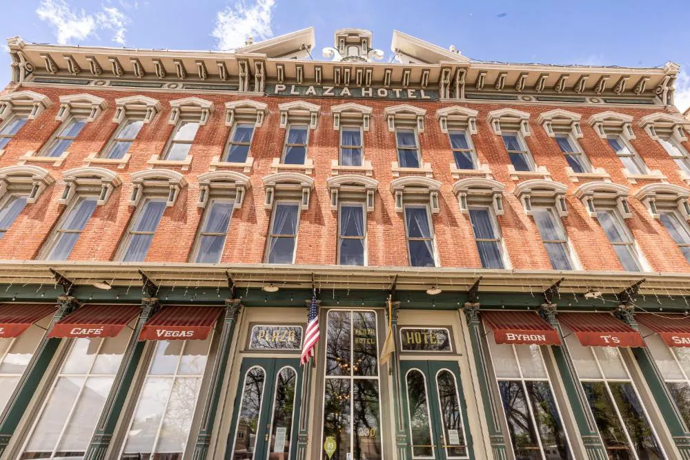 Historic Plaza Hotel hotel hero