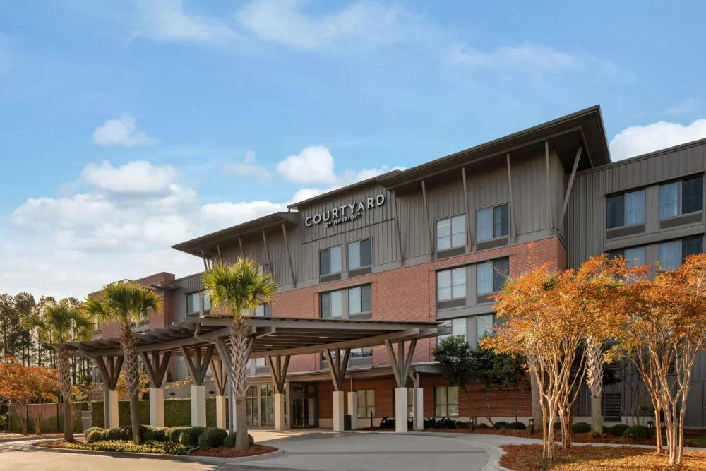Courtyard by Marriott Charleston Summerville hotel hero