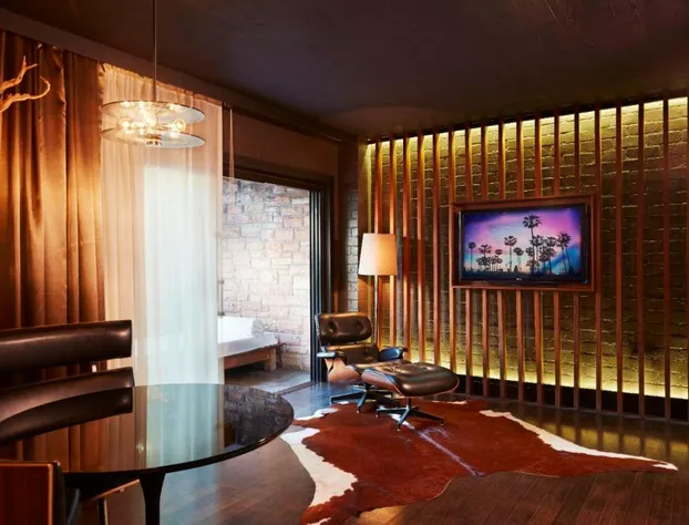 The Hollywood Roosevelt hotel detail image 3