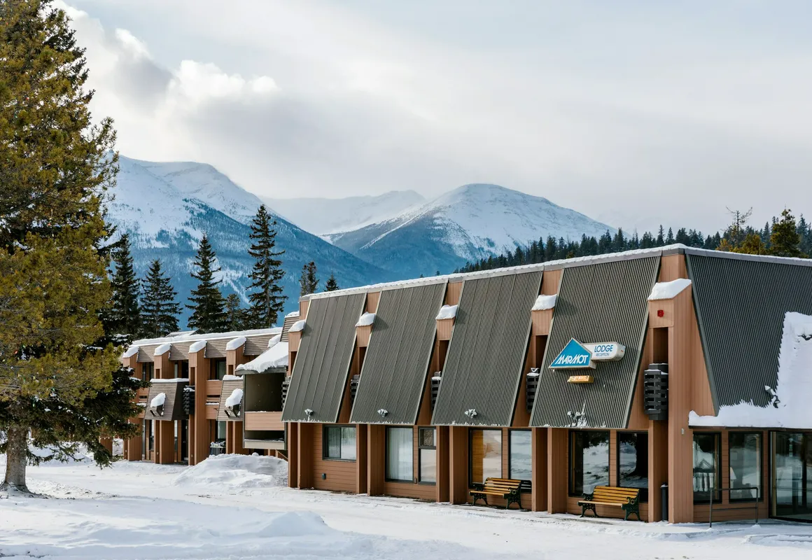 Marmot Lodge hotel hero