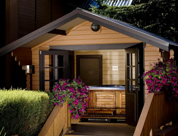 Marmot Lodge hotel detail image 3