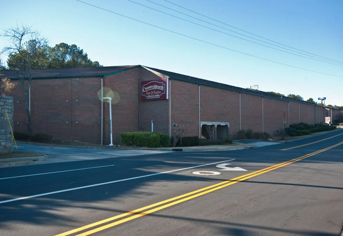 Country Hearth Inn & Suites Marietta hotel hero