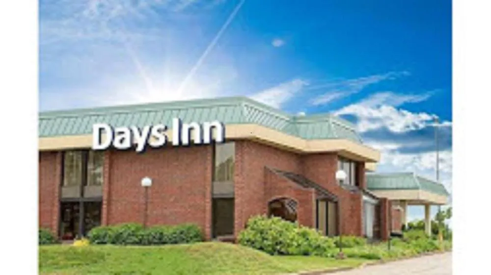 Days Inn by Wyndham Rolla hotel hero