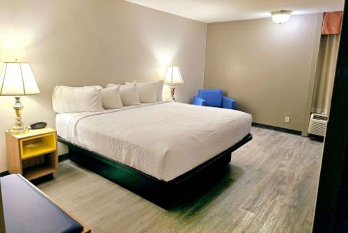 Days Inn by Wyndham Rolla hotel detail image 4