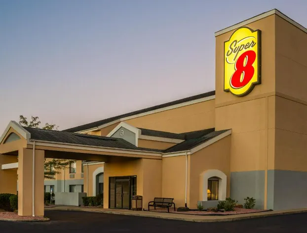 Super 8 by Wyndham Jasper hotel detail image 1