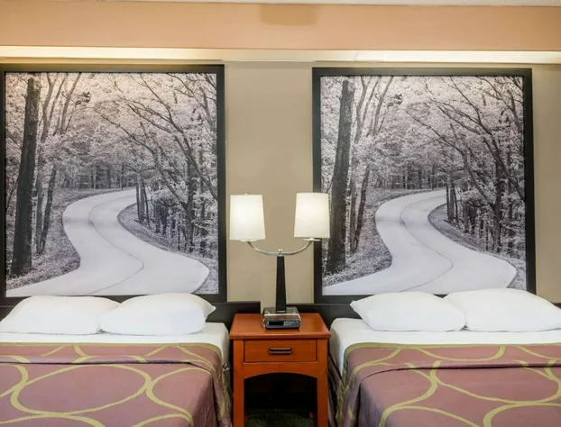 Super 8 by Wyndham Jasper hotel detail image 4