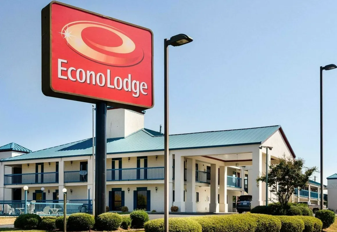 Econo Lodge Canton I-55 hotel hero