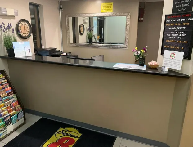 Super 8 by Wyndham Pueblo hotel detail image 2