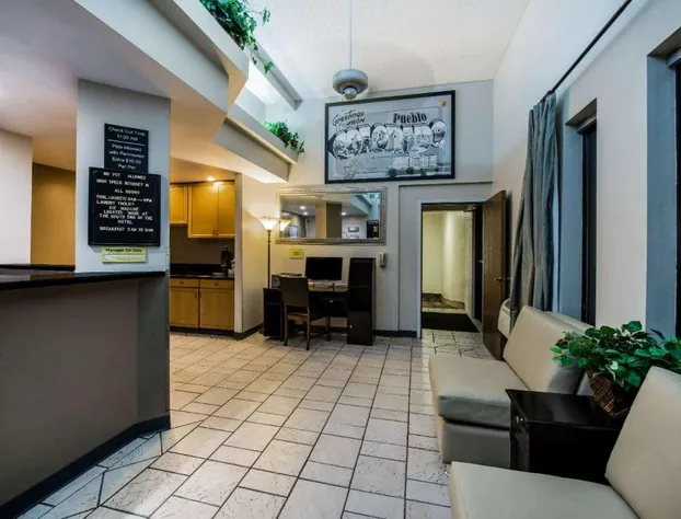 Super 8 by Wyndham Pueblo hotel detail image 4