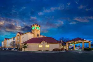 La Quinta Inn & Suites by Wyndham Pueblo hotel hero