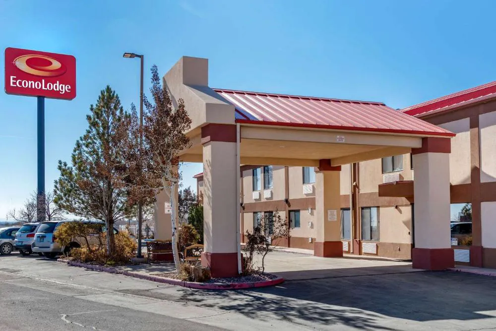 Econo Lodge Pueblo North hotel hero