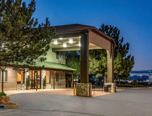 Quality Inn & Suites Pueblo West hotel detail image 3