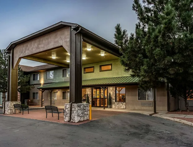 Quality Inn & Suites West hotel detail image 4