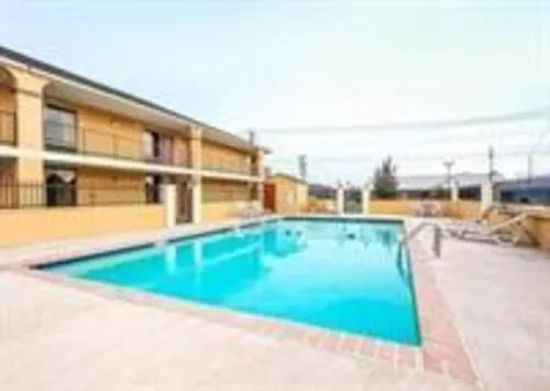 Econo Lodge hotel detail image 4