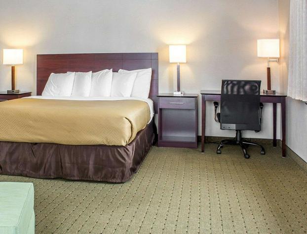 Econo Lodge Ames hotel detail image 3