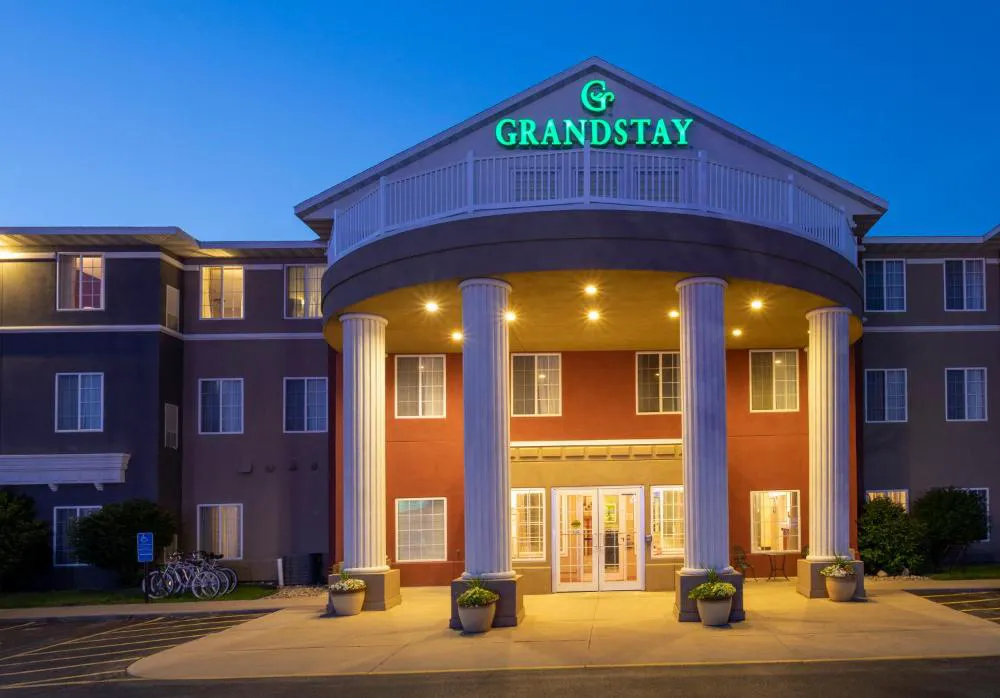 GrandStay Hotel & Suites hotel hero